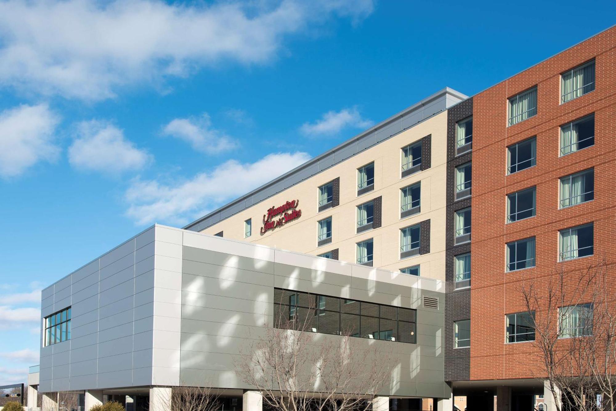 Hampton Inn & Suites Grand Rapids Downtown Exterior photo